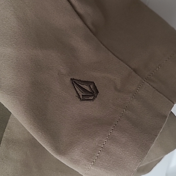 Mens Volcom Shorts | Size 32 | Beige - Picture 8 of 8